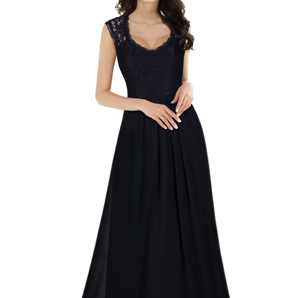 MIusol Dresses & Skirts - NWT Floral lace at the top bottom chiffon Dress